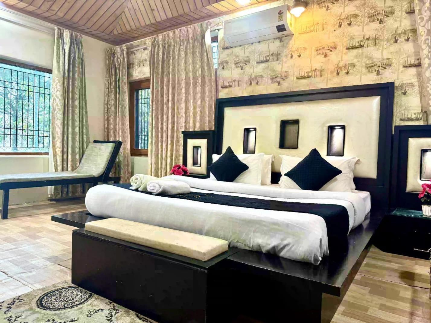 The Summer House Kasauli I Party & Music I Sky Bonfire I Managed By Exotic Stays Zewnętrze zdjęcie
